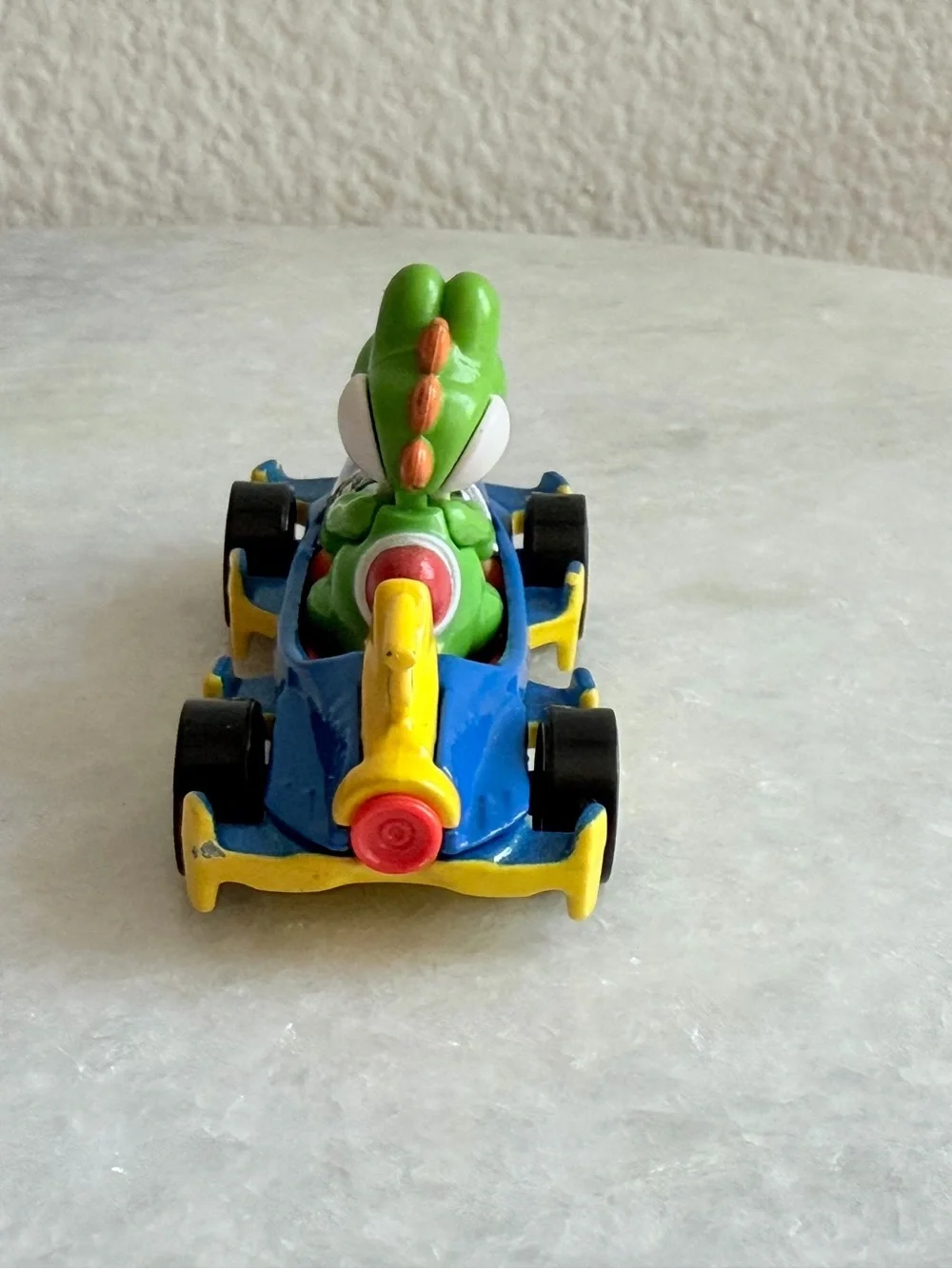 NINTENDO Mario Kart YOSHI 2018 HOT WHEELS MACH 8 Kart Mattel GBG27 Diecast Car